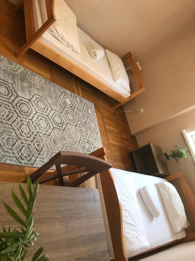 Pelican Guest House & Hostel Черновцы Экстерьер фото