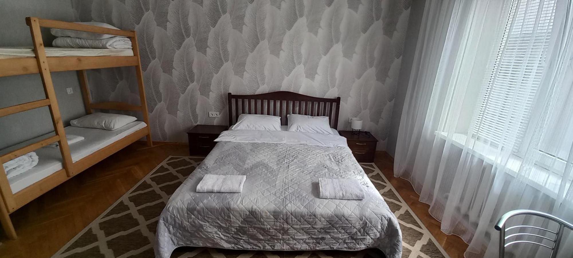 Pelican Guest House & Hostel Черновцы Экстерьер фото