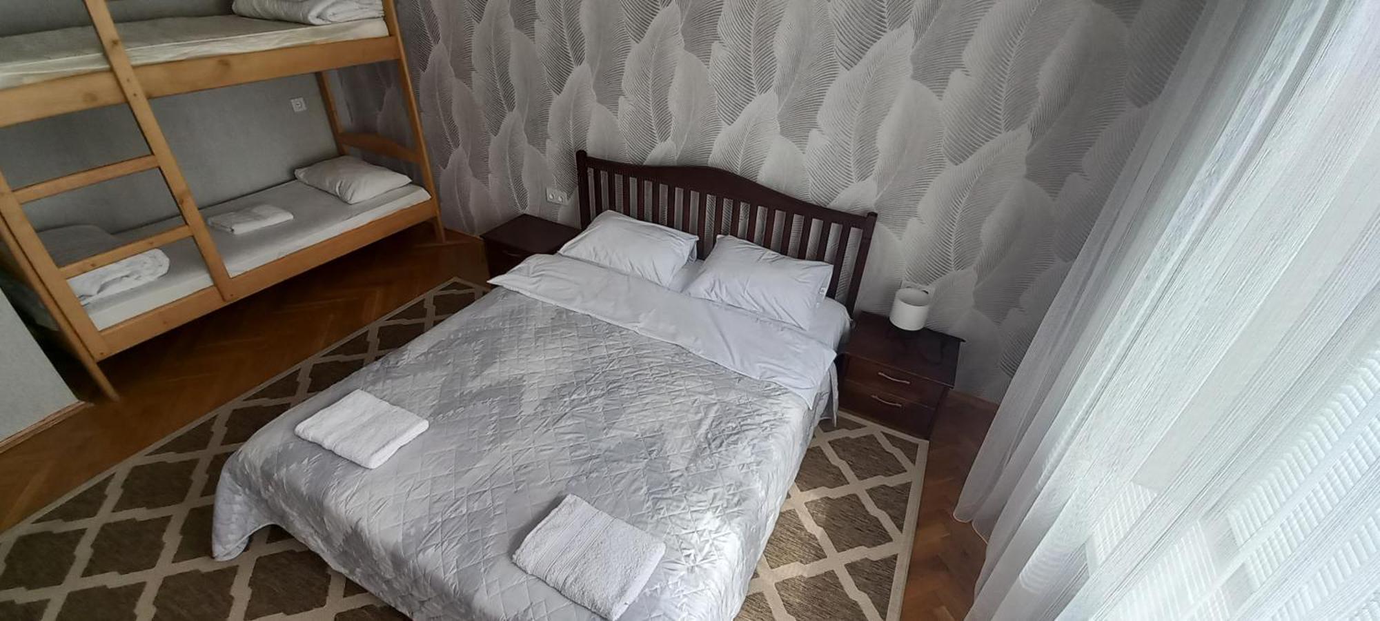 Pelican Guest House & Hostel Черновцы Экстерьер фото