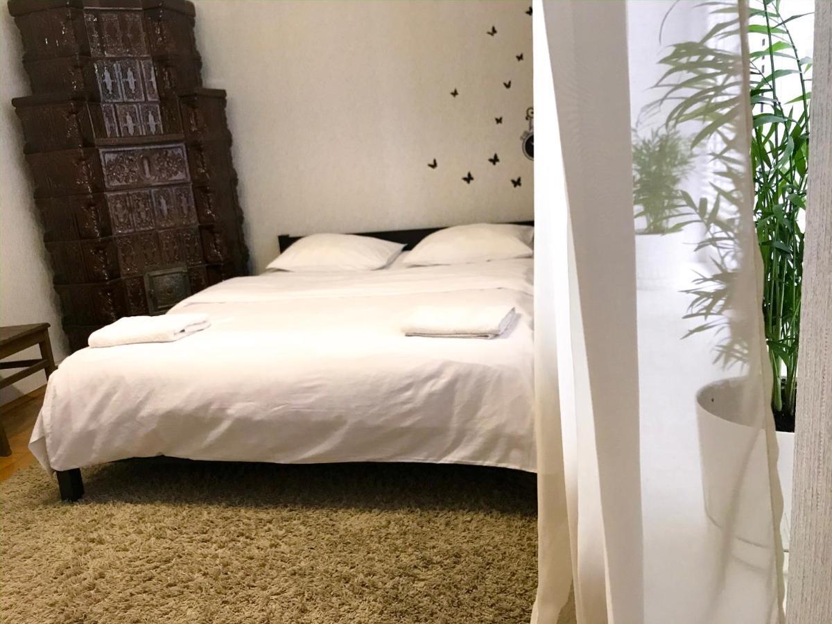Pelican Guest House & Hostel Черновцы Экстерьер фото