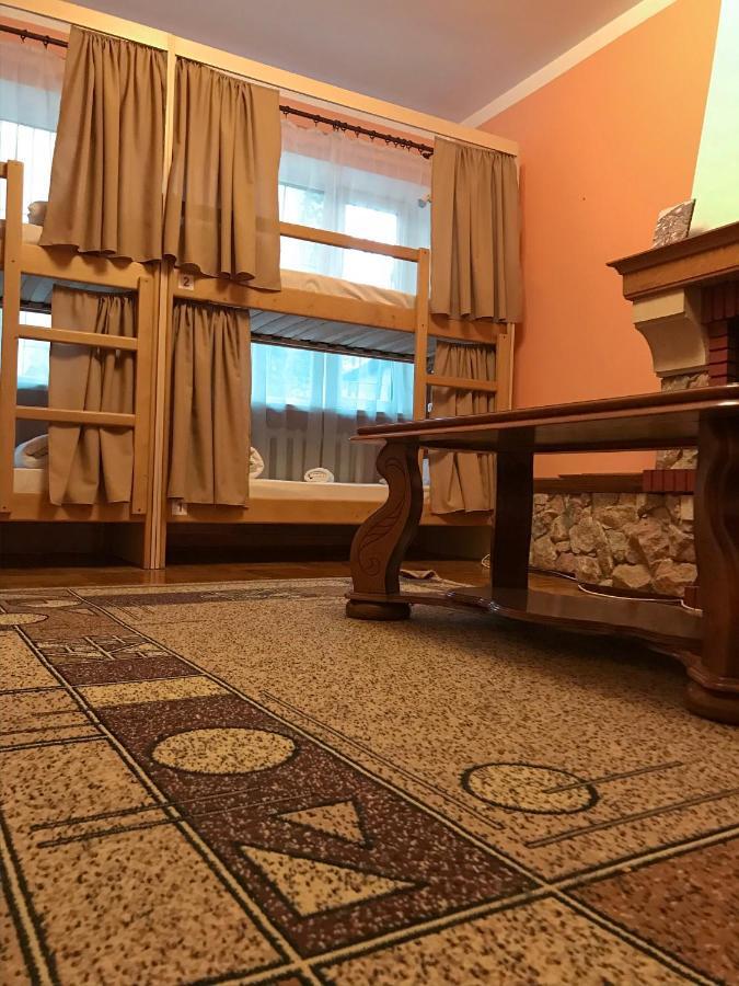 Pelican Guest House & Hostel Черновцы Экстерьер фото