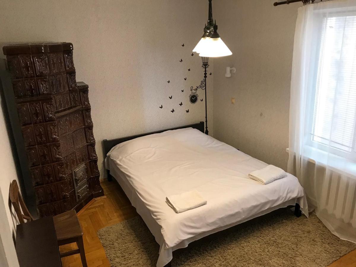 Pelican Guest House & Hostel Черновцы Экстерьер фото