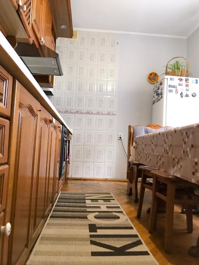 Pelican Guest House & Hostel Черновцы Экстерьер фото